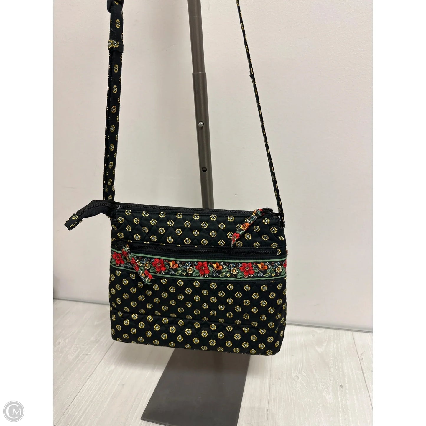 Handbag By Vera Bradley, Size: Medium