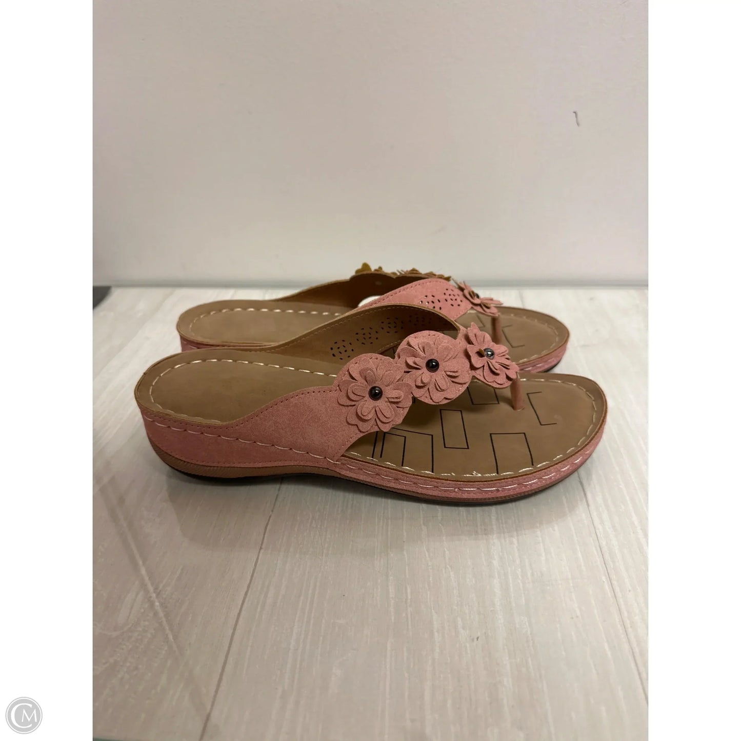 Sandals Flats By Clothes Mentor In Pink, Size: 11.5