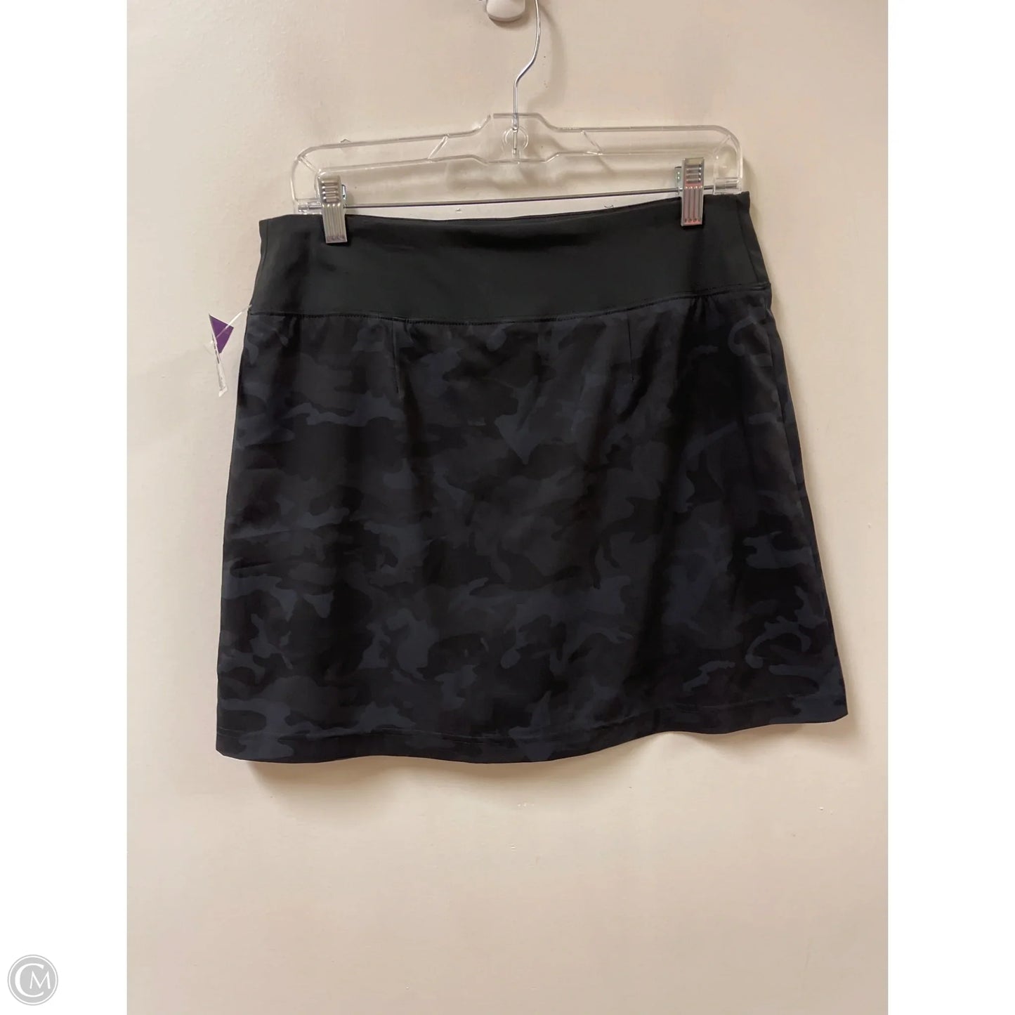 Athletic Skort By Maison Damelie In Camouflage Print, Size: M