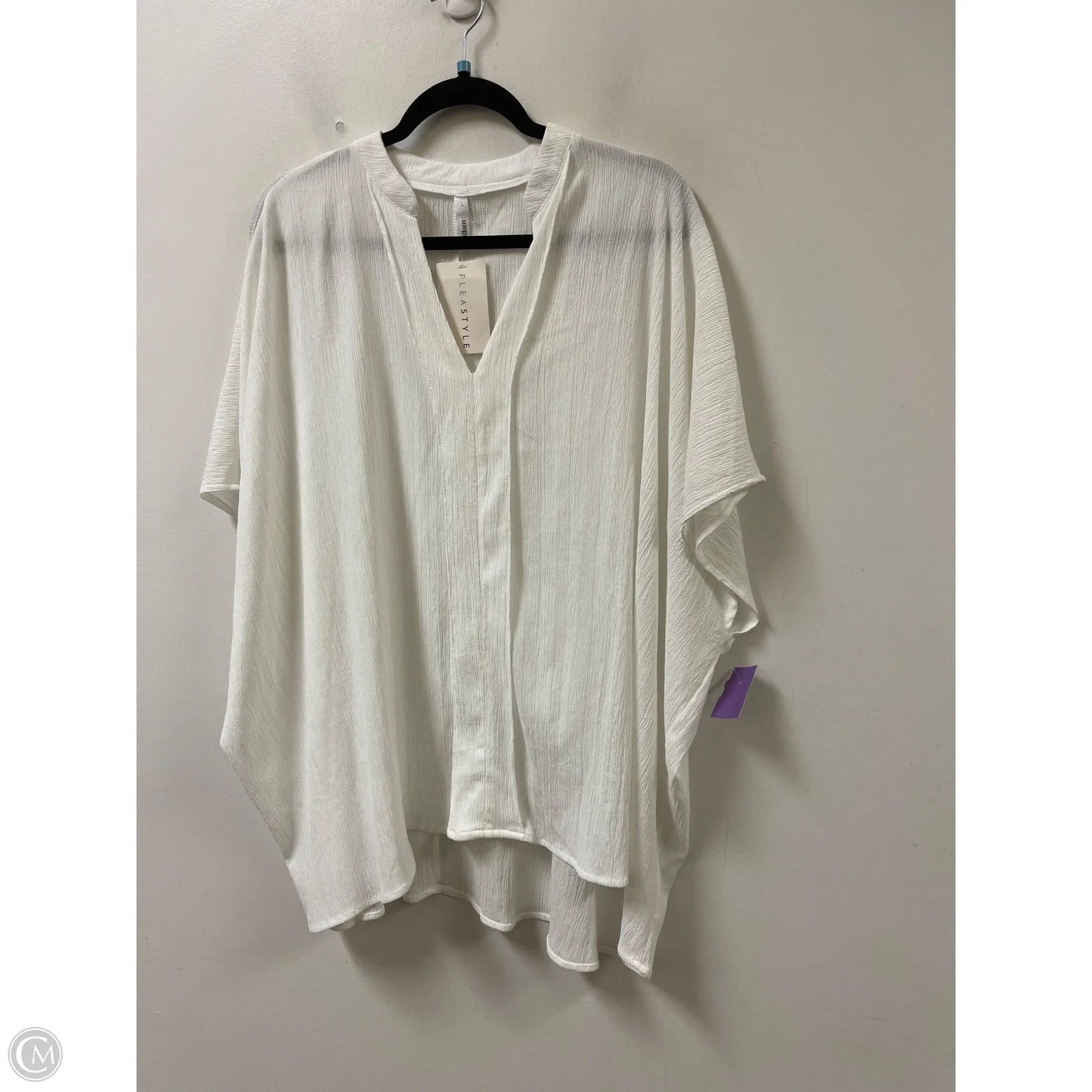 Top Short Sleeve By Glam In White, Size: L