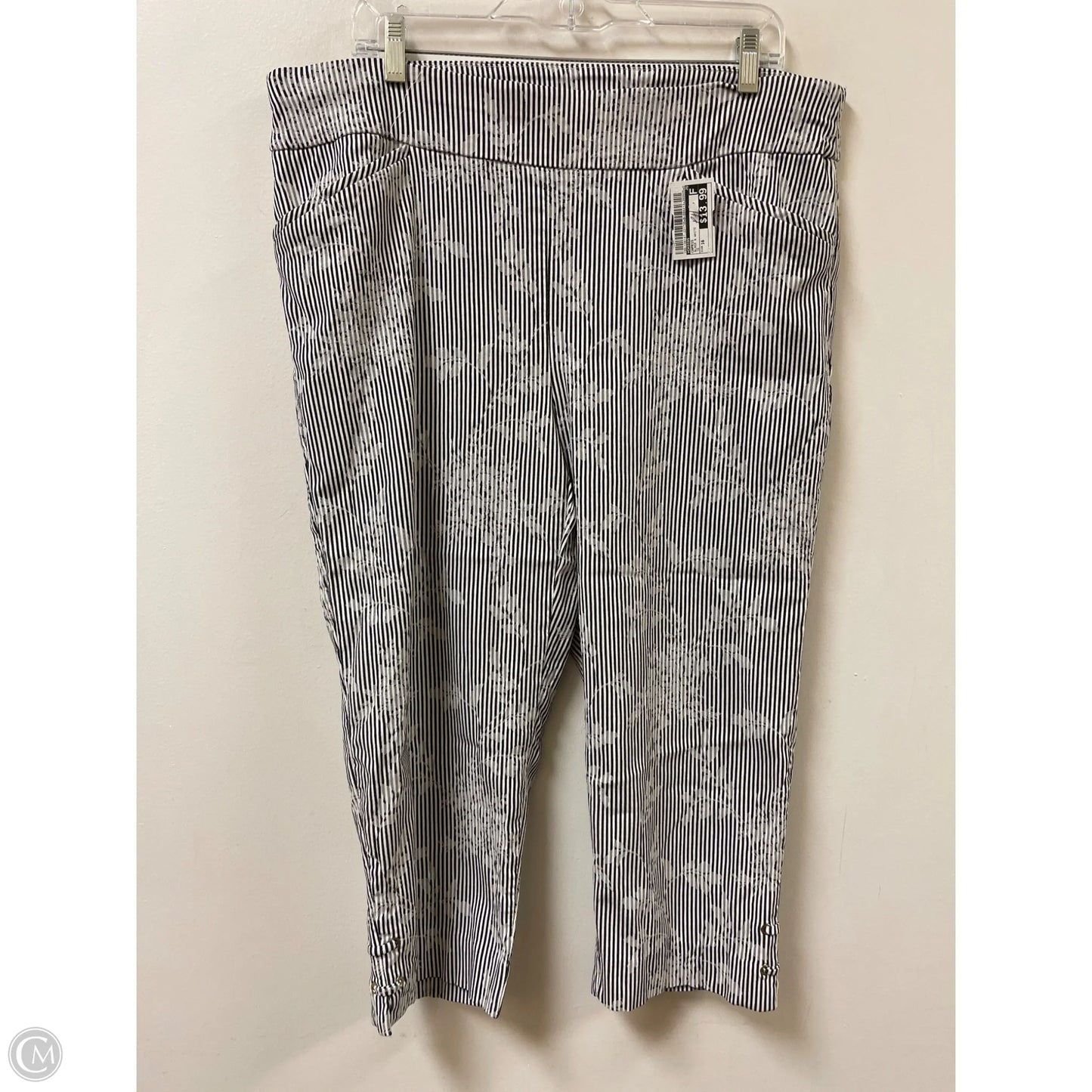 Capris By Chicos In Black & White, Size: 16