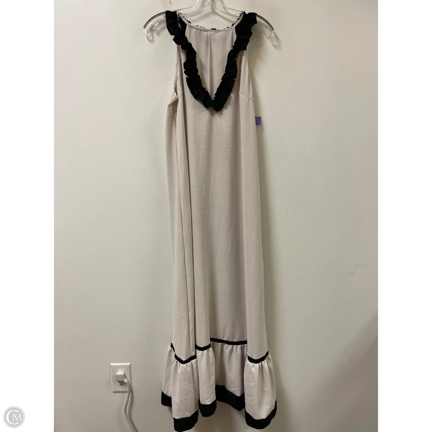 Dress Casual Maxi By Clothes Mentor In Cream, Size: S