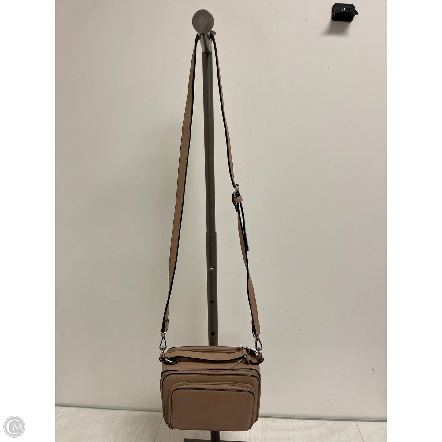 Handbag By Clothes Mentor, Size: Medium