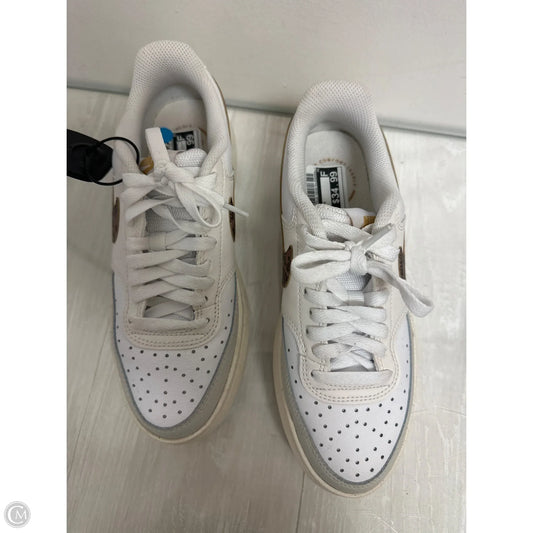 Shoes Sneakers By Nike In White, Size: 8