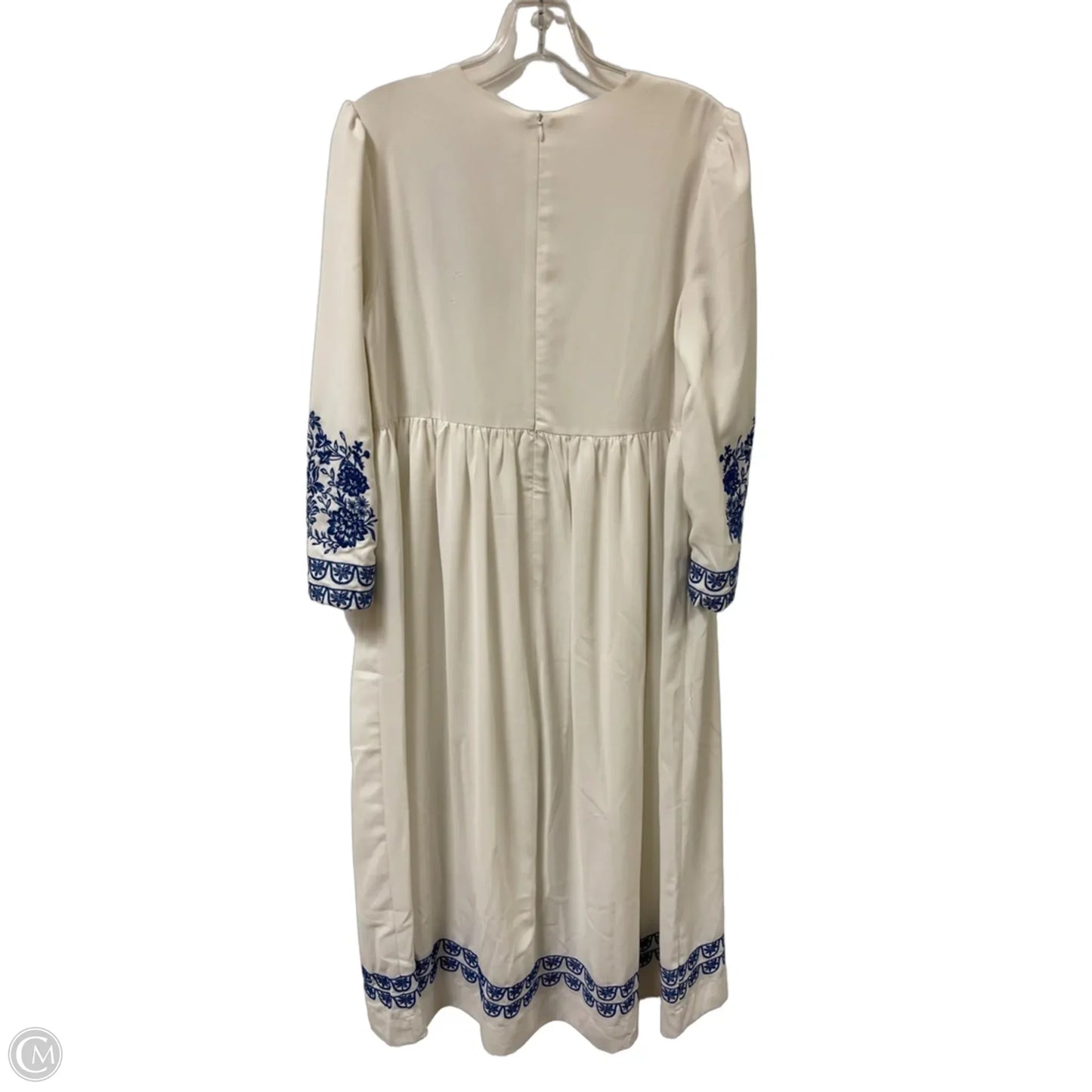 Dress Casual Maxi By Clothes Mentor In White, Size: M