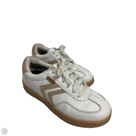 Shoes Sneakers By Dr Scholls In Cream, Size: 6