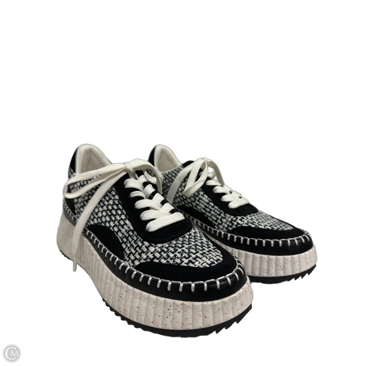Shoes Sneakers By Universal Thread In Black & White, Size: 7.5