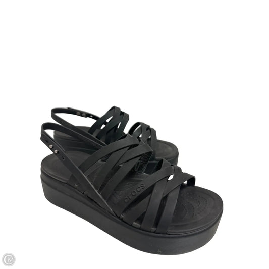 Sandals Heels Platform By Crocs In Black, Size: 8