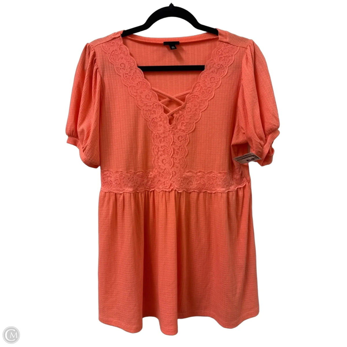 Top Short Sleeve By Torrid In Peach, Size: L
