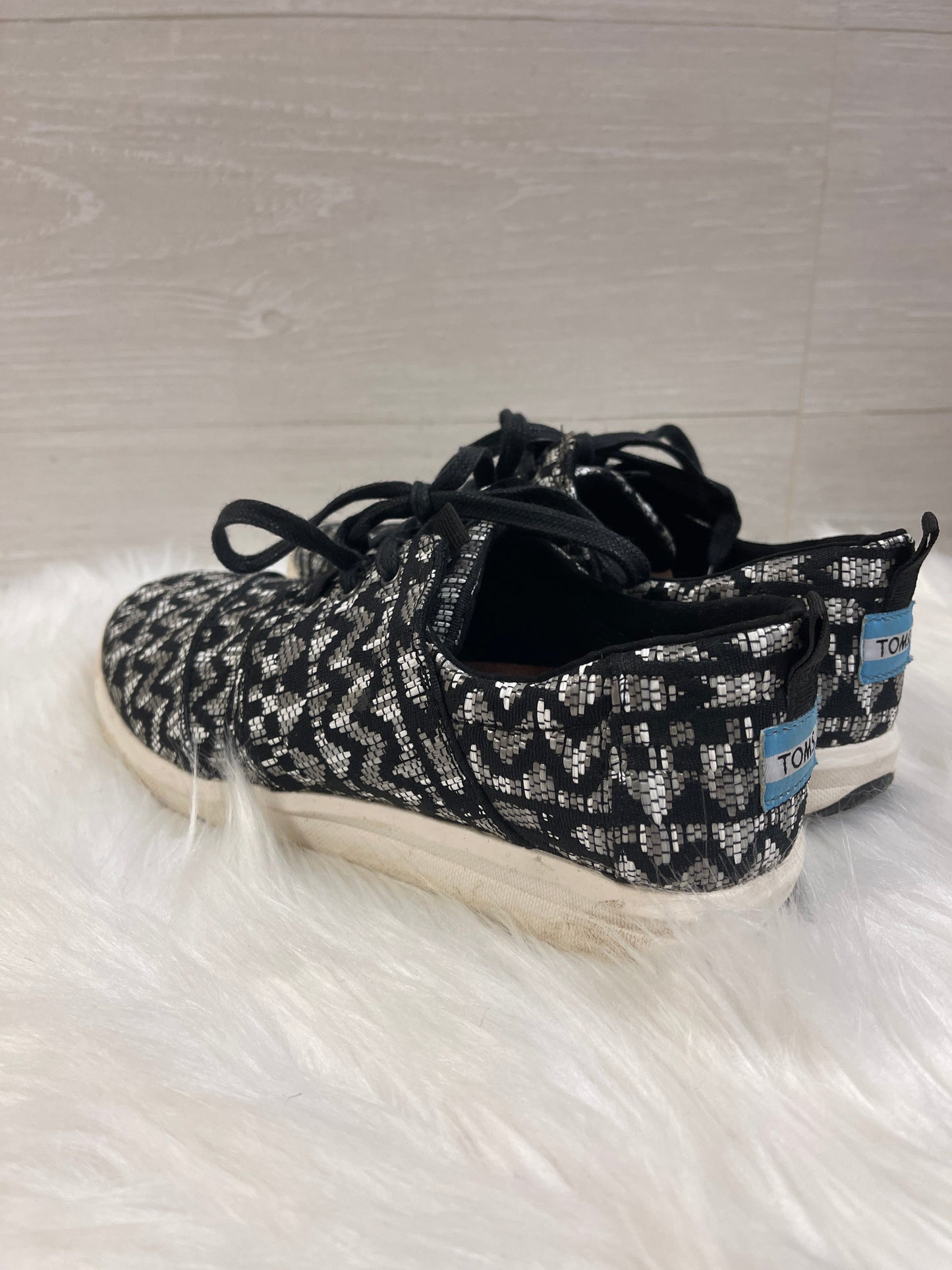 Shoes Sneakers By Toms  Size: 8.5