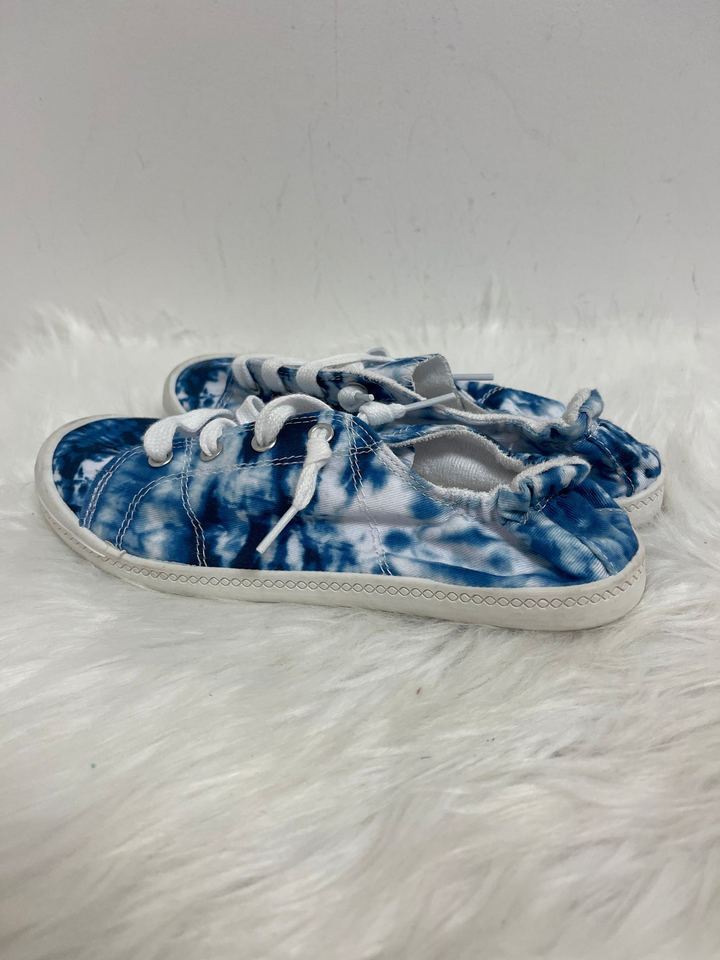 Blue Shoes Sneakers Time And Tru, Size 6
