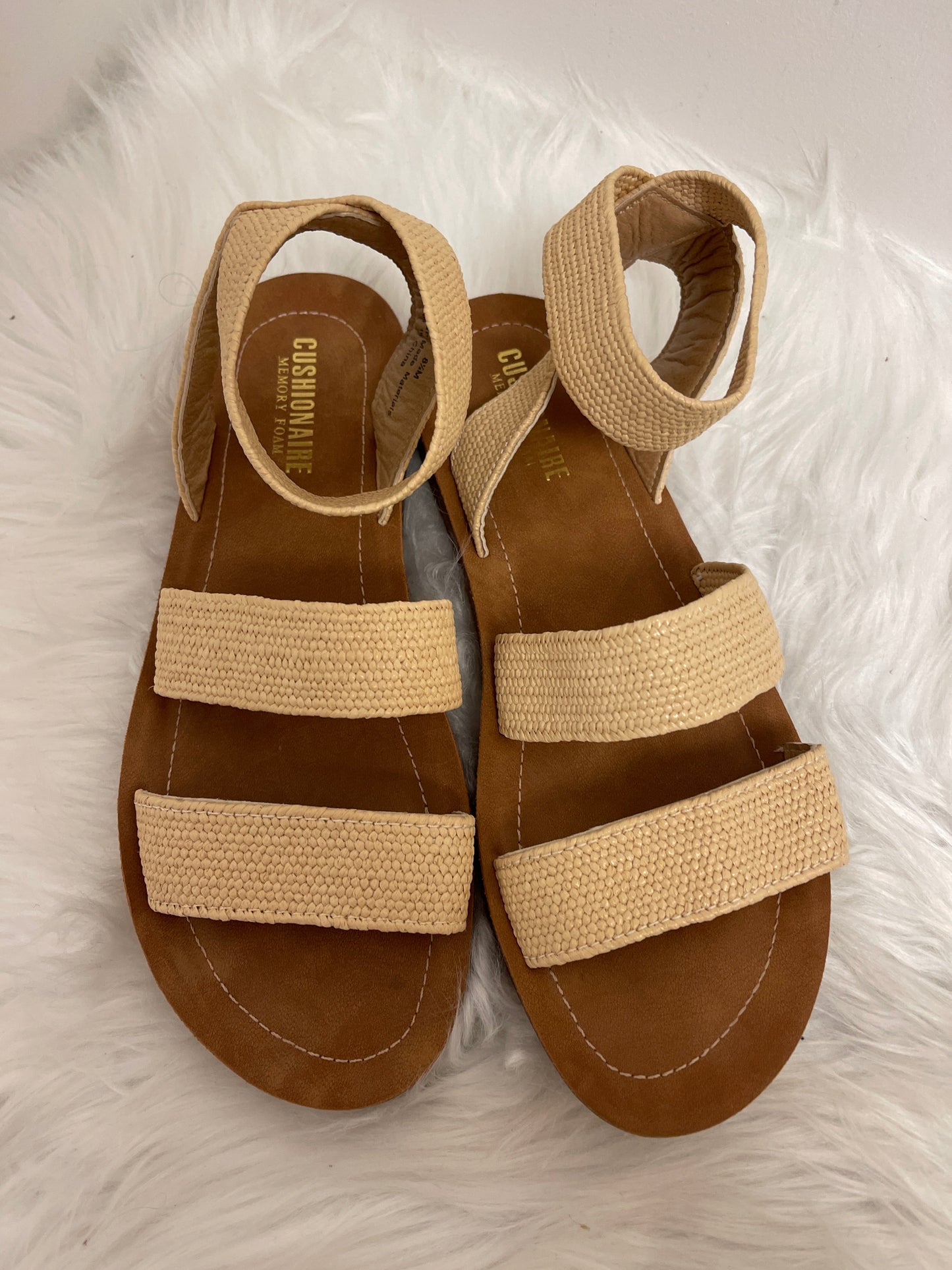 Tan Sandals Flats Cushionaire, Size 8.5