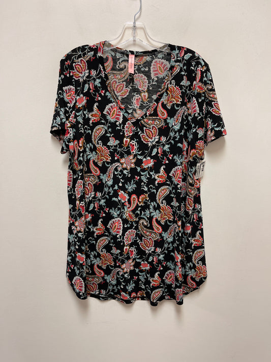 Top Short Sleeve By Honeyme In Black, Size: 2x