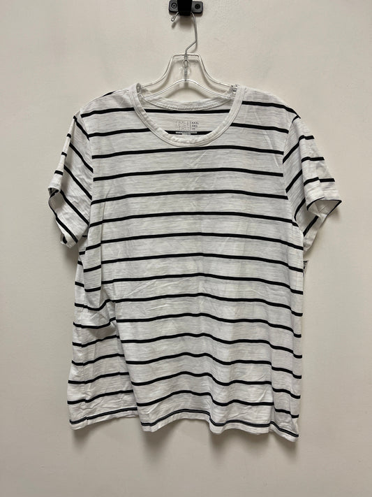 Top Short Sleeve Basic By Time And Tru In Striped Pattern, Size: 3x