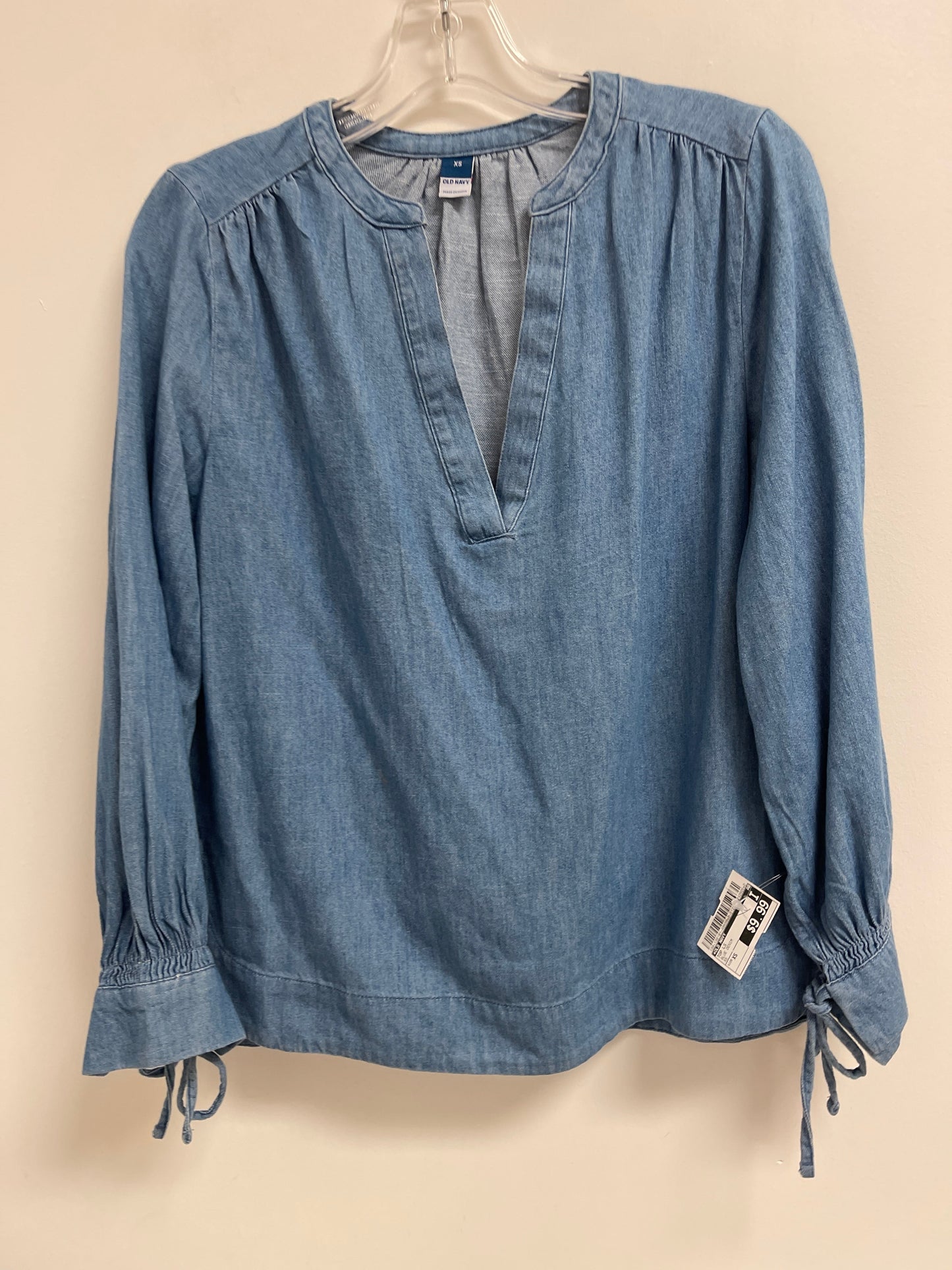 Top Long Sleeve By Old Navy In Blue Denim, Size: Xs