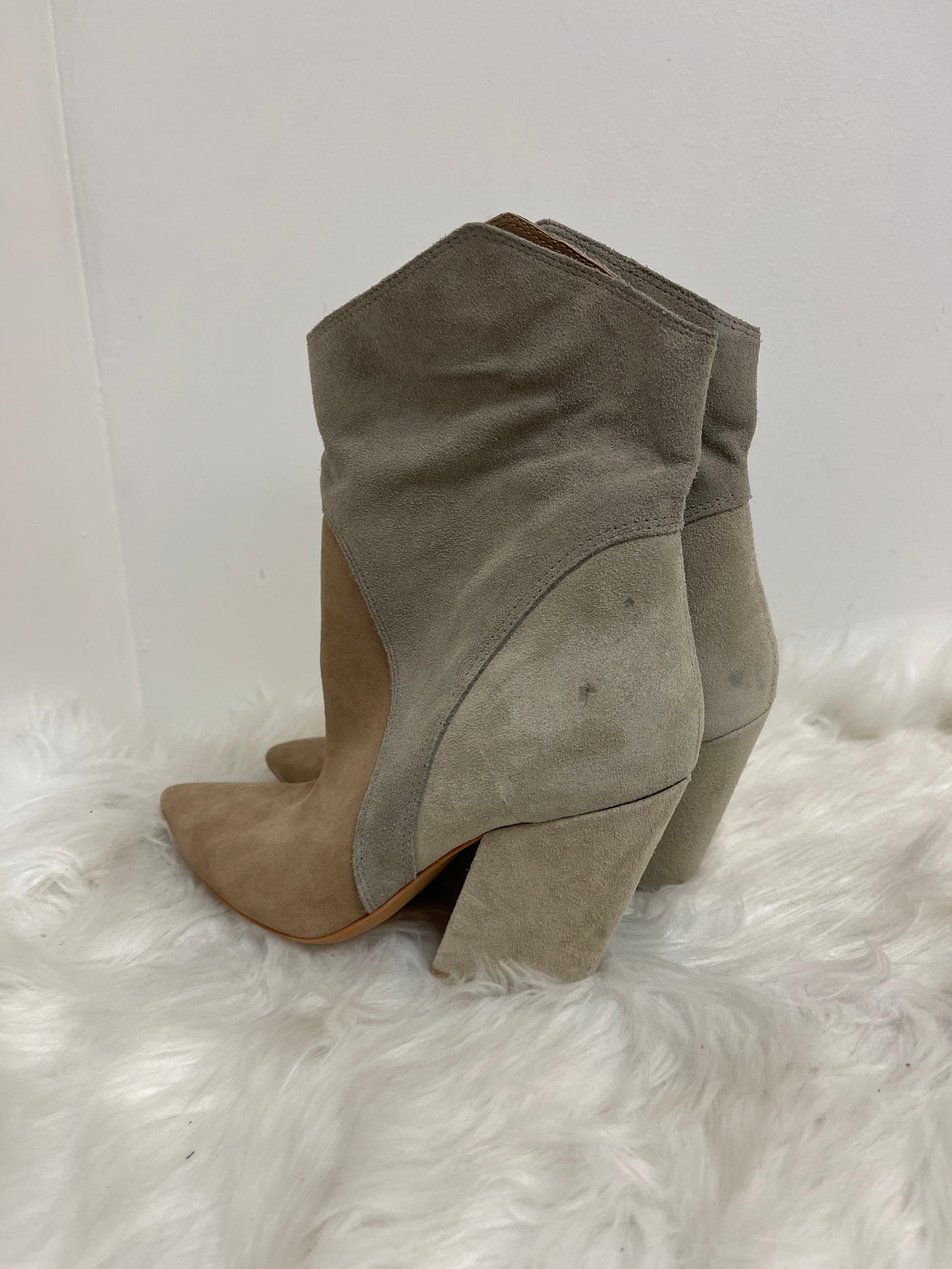 Boots Ankle Heels By Dolce Vita In Grey, Size: 8.5