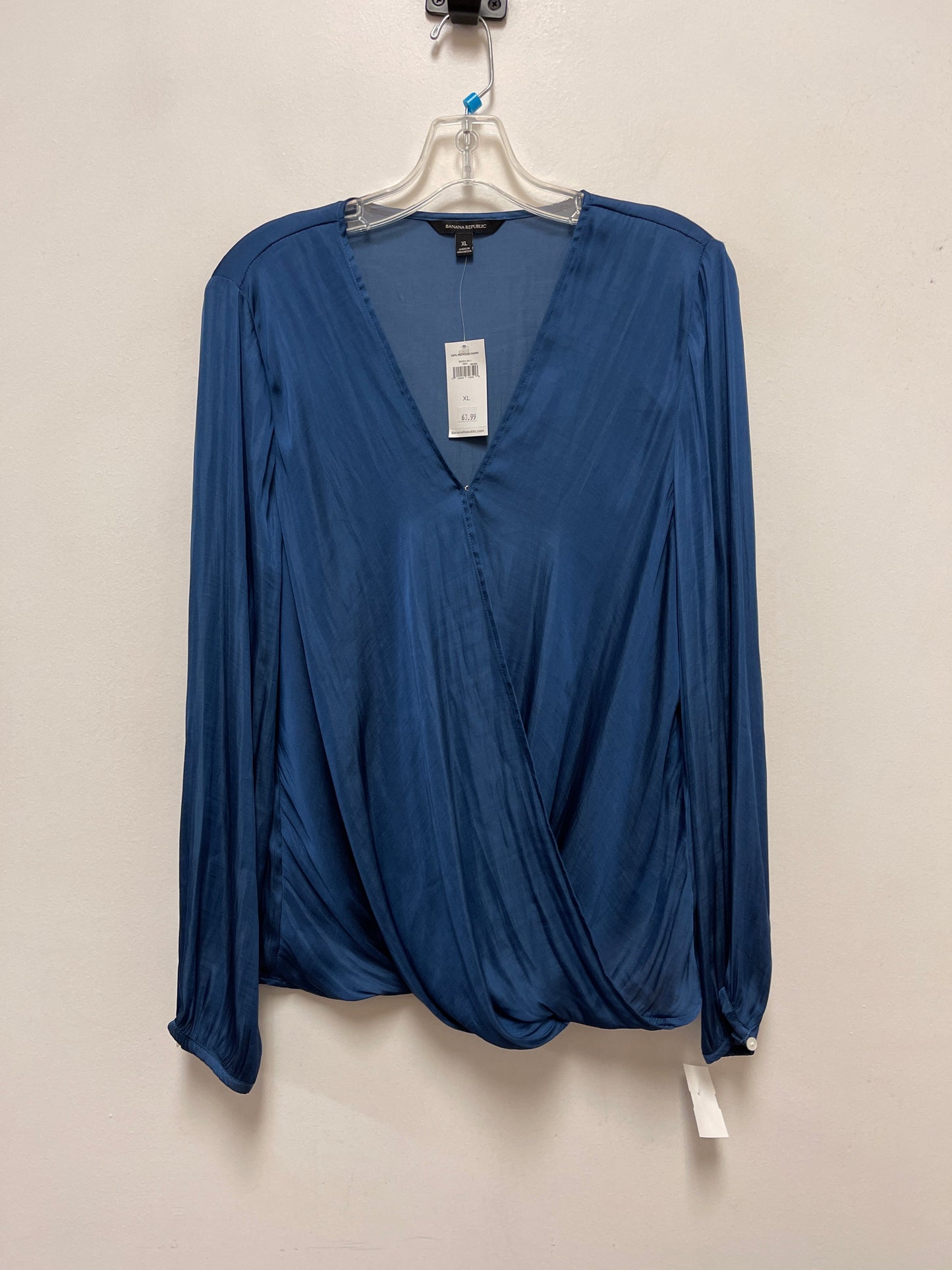 Top Long Sleeve By Banana Republic In Blue, Size: Xl