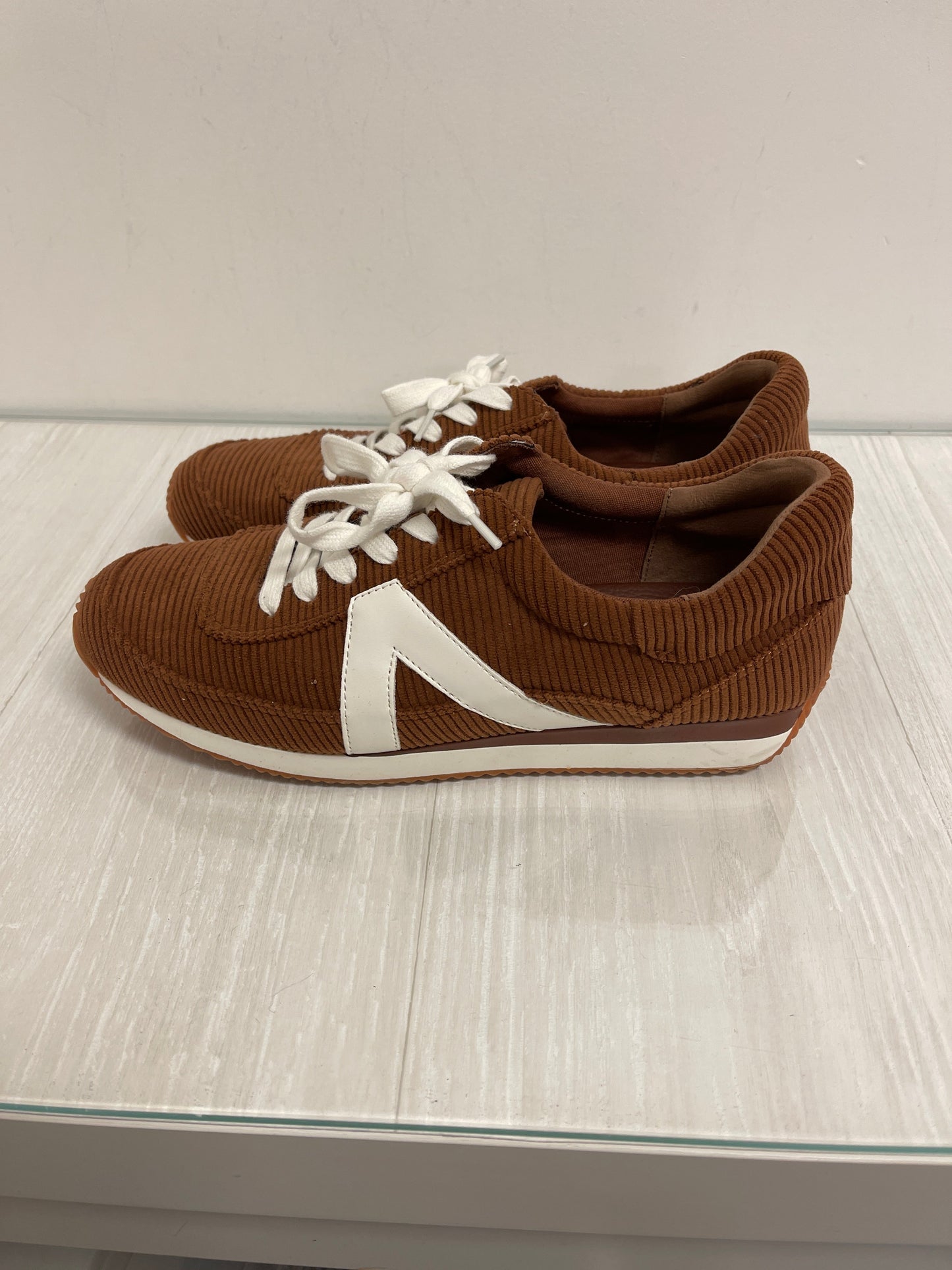 Shoes Sneakers By Loft In Brown, Size: 8.5