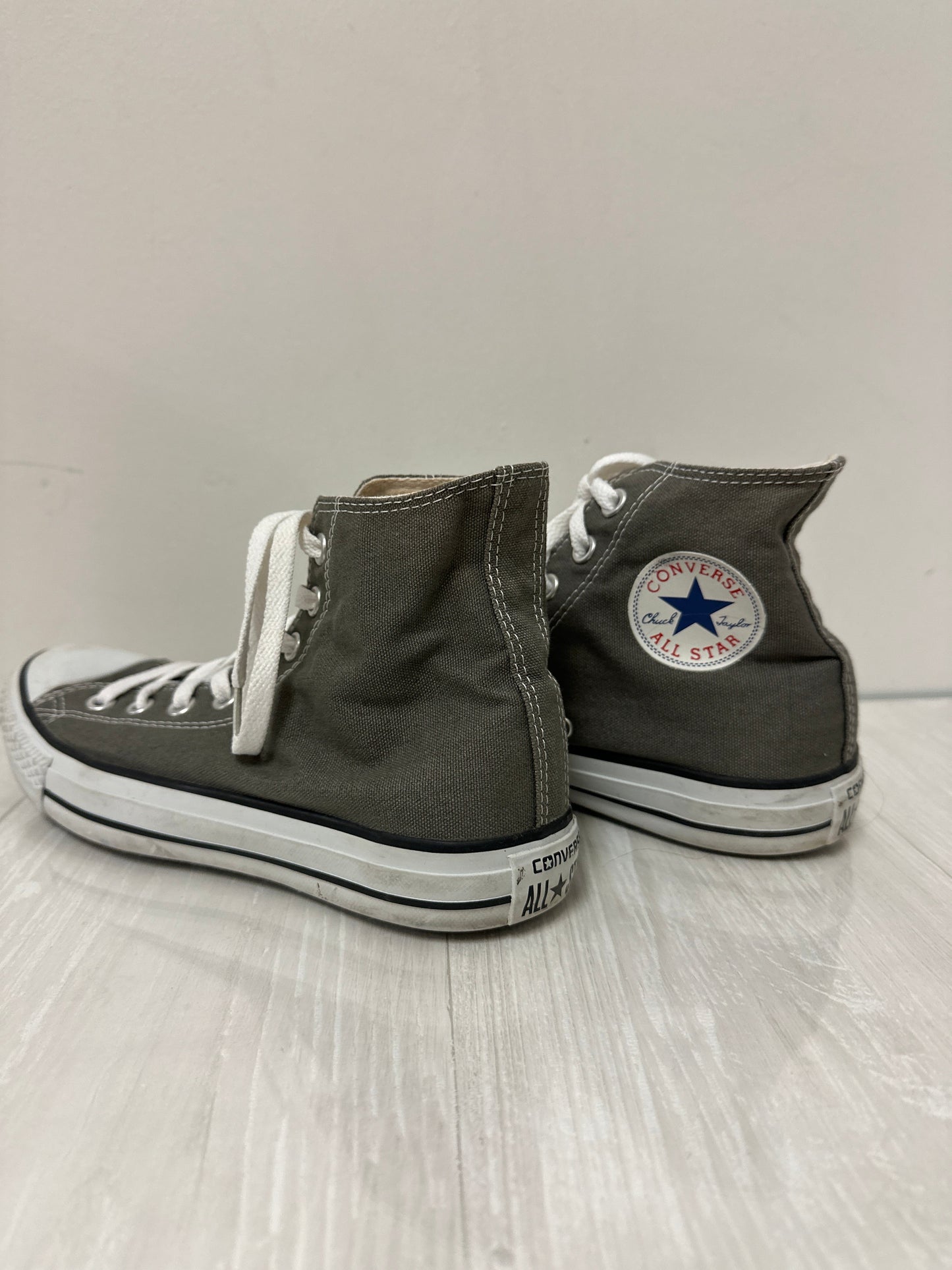 Shoes Sneakers By Converse In Grey, Size: 9