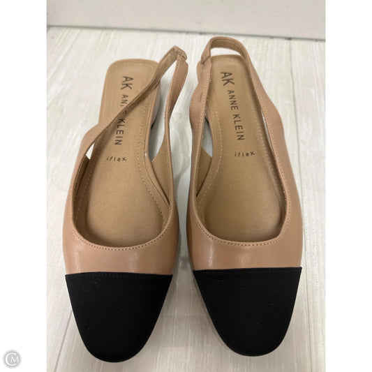 Shoes Flats By Anne Klein In Tan, Size: 9