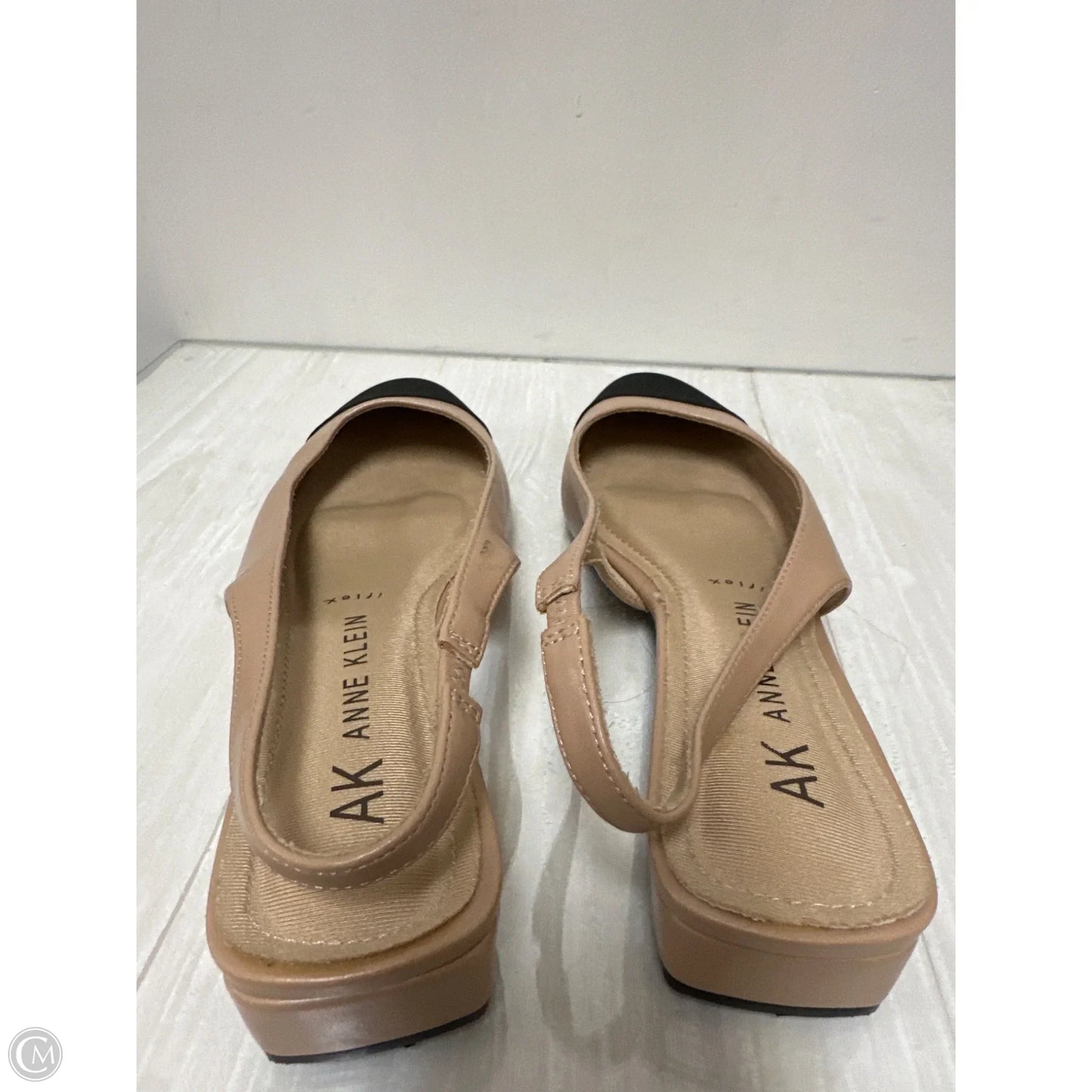 Shoes Flats By Anne Klein In Tan, Size: 9