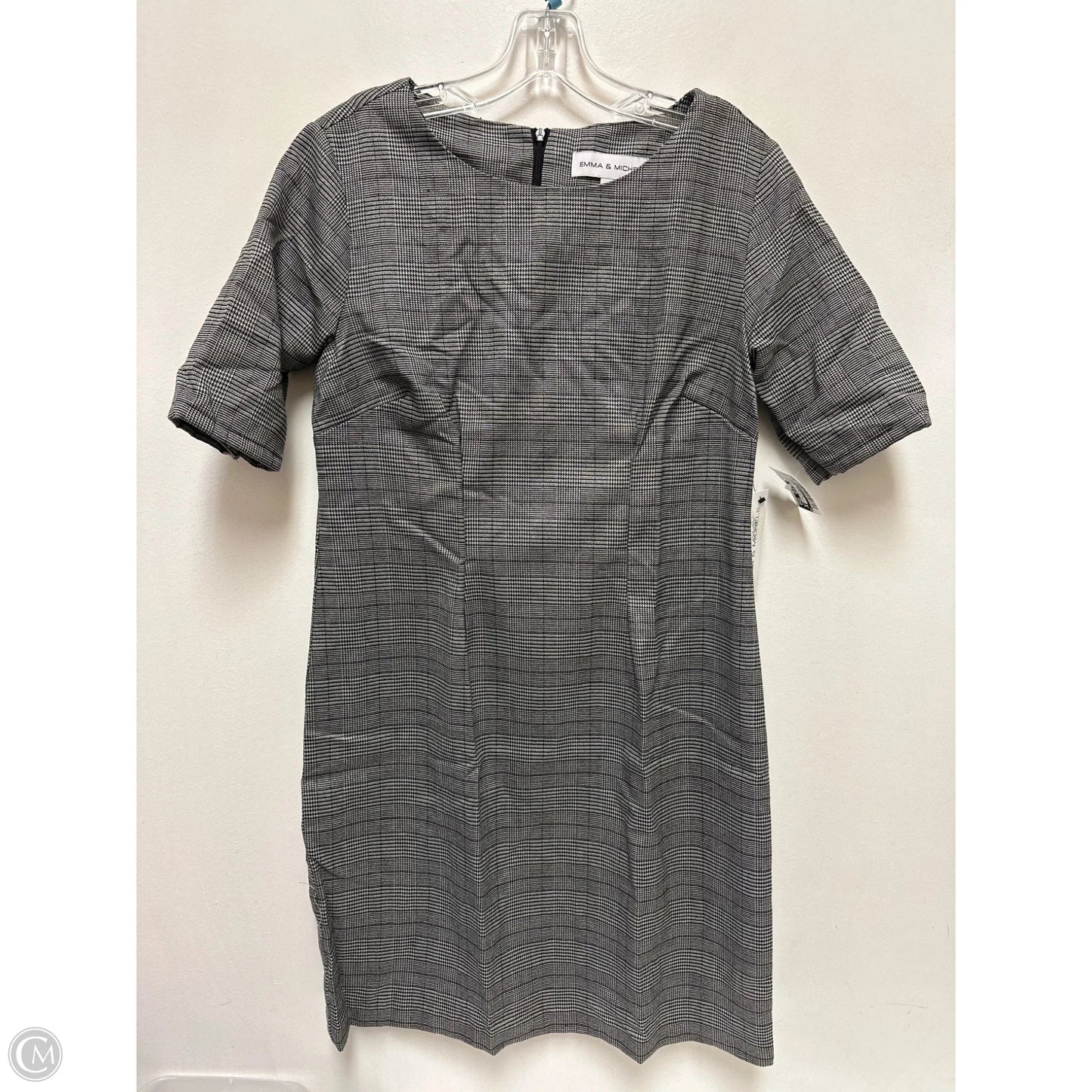 Dress Casual Short By Emma And Michele In Plaid Pattern, Size: S