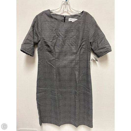 Dress Casual Short By Emma And Michele In Plaid Pattern, Size: S