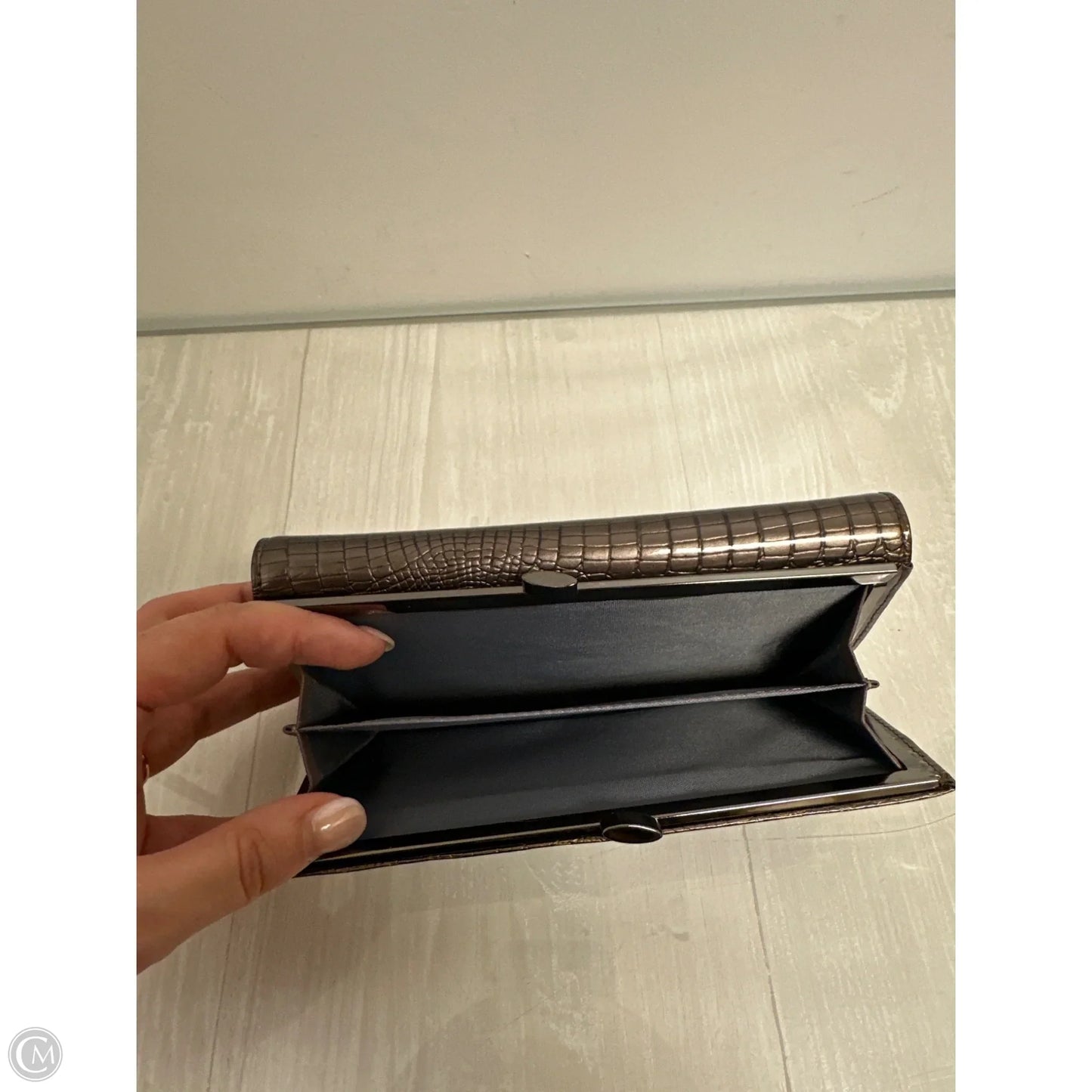 Wallet By Clothes Mentor, Size: Large