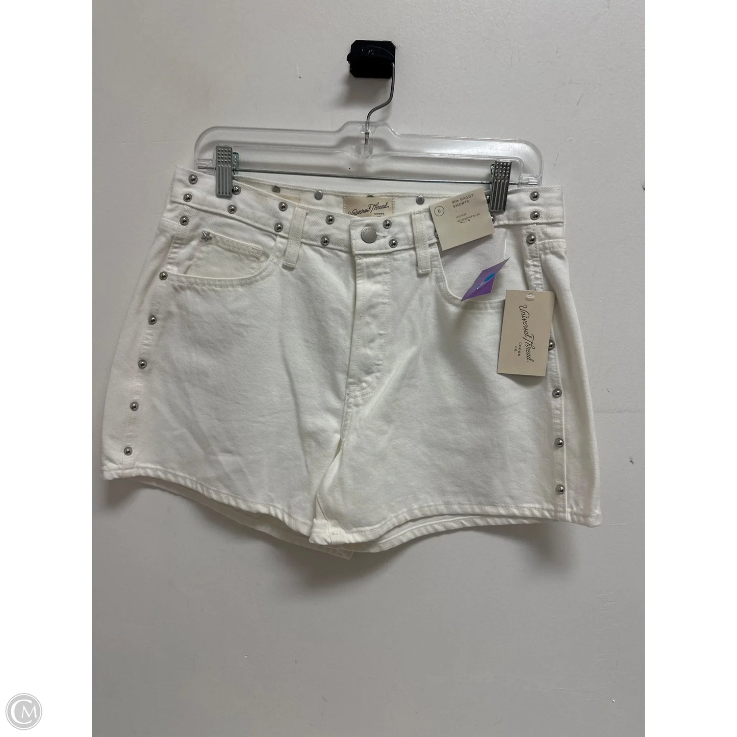 Shorts By Universal Thread In Cream, Size: 6