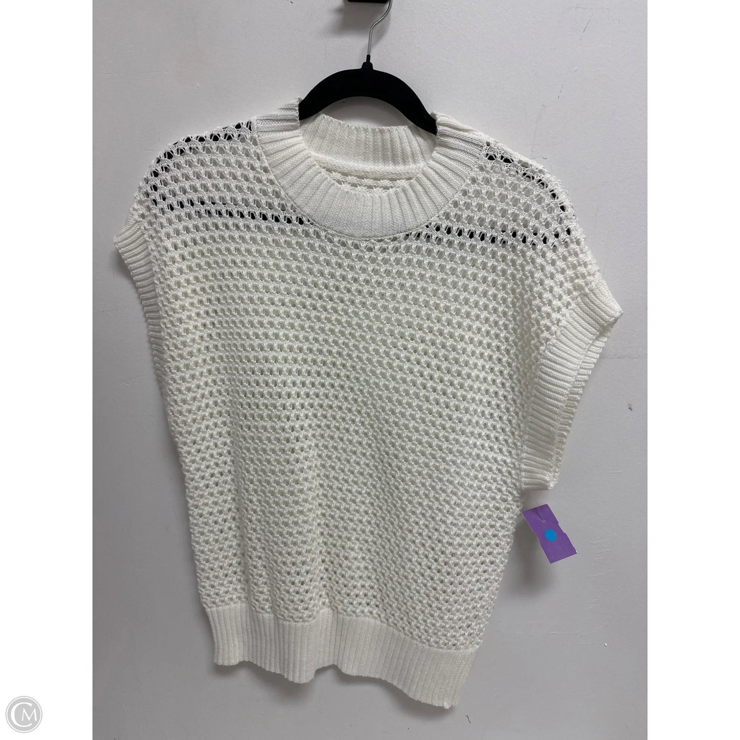 Top Short Sleeve By Clothes Mentor In White, Size: M