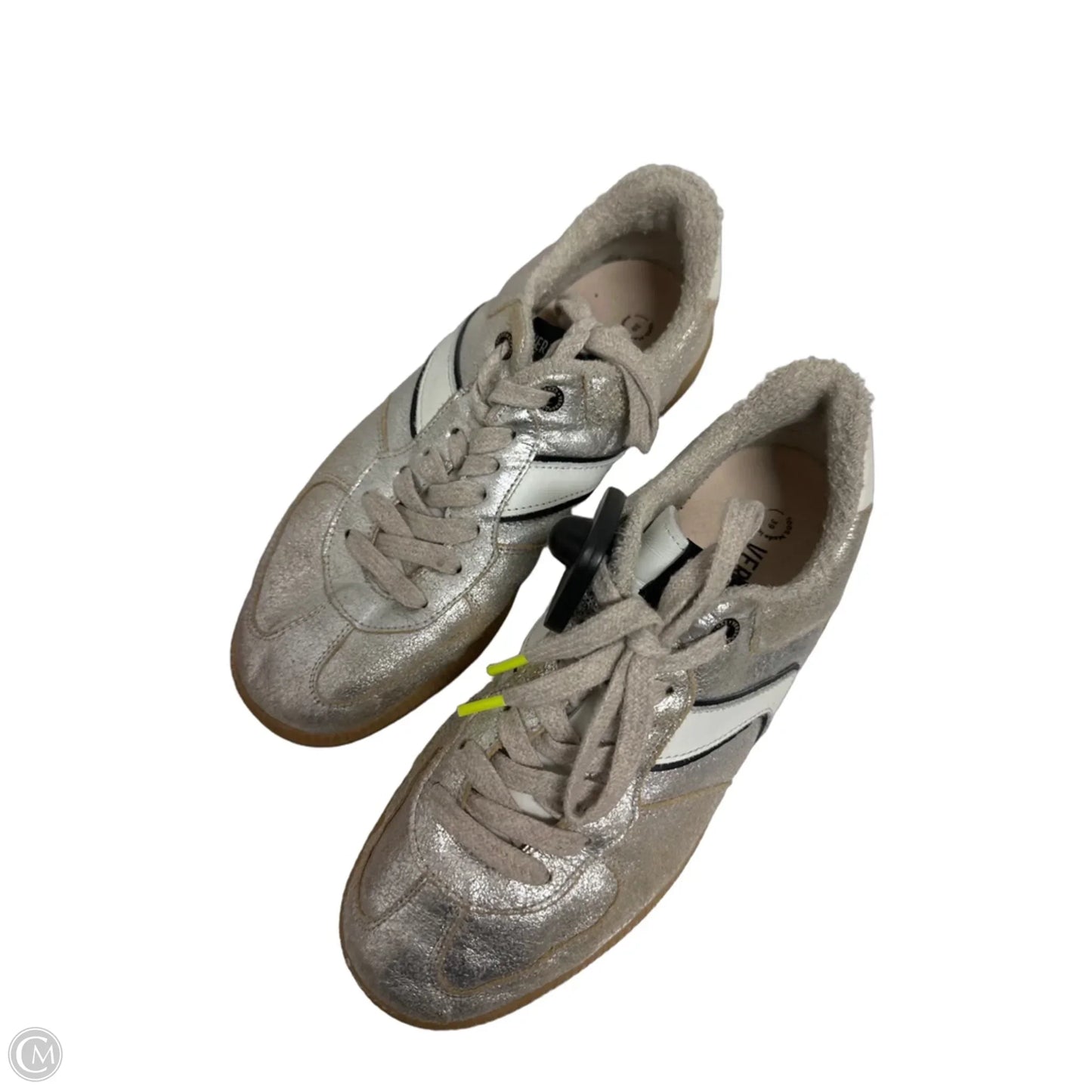 Shoes Sneakers By Cma In Silver, Size: 9