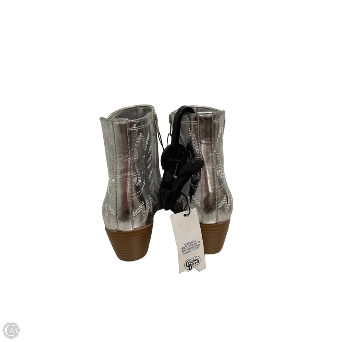 Boots Ankle Flats By Yoki In Silver, Size: 7