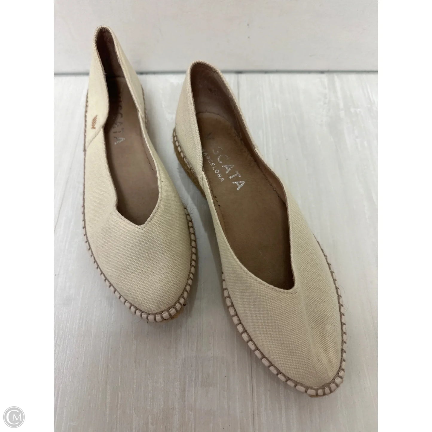 Shoes Flats By Clothes Mentor In Cream, Size: 6.5