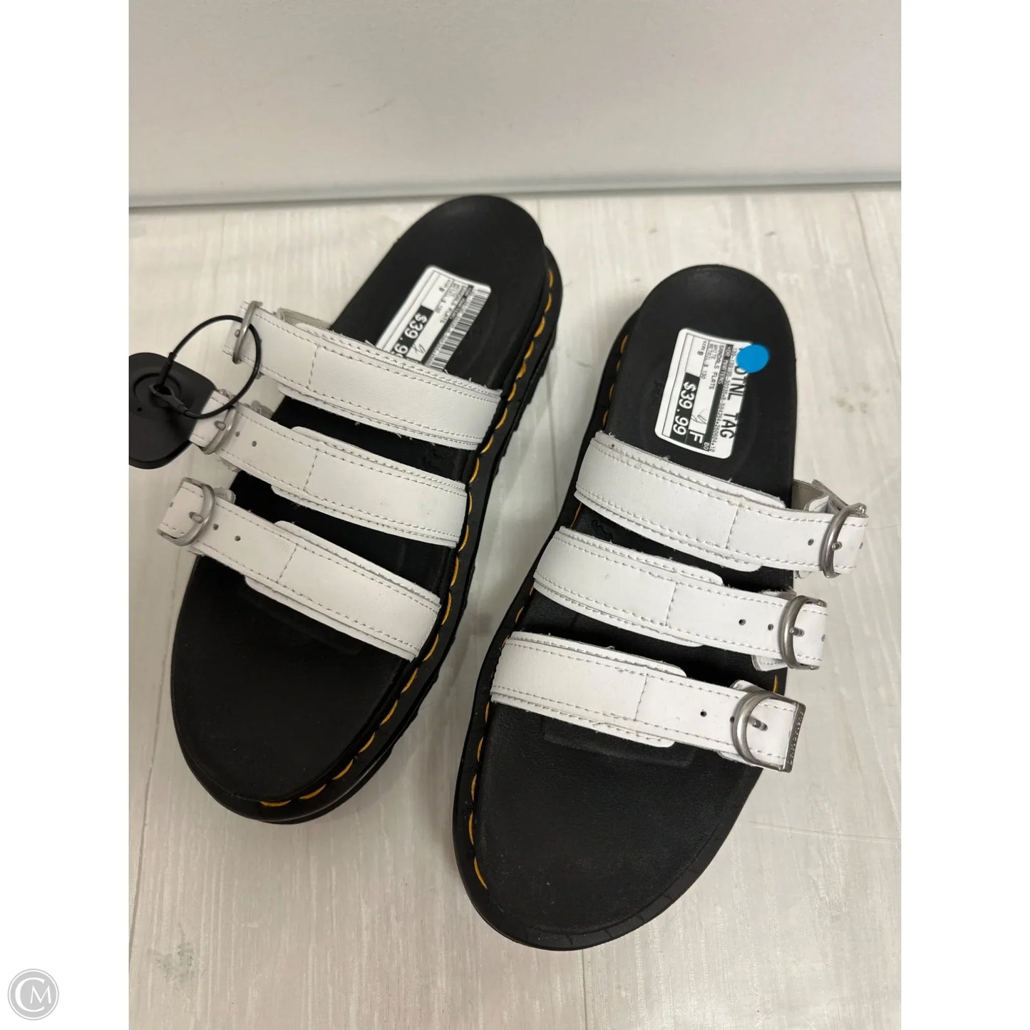 Sandals Flats By Dr Martens In White, Size: 9