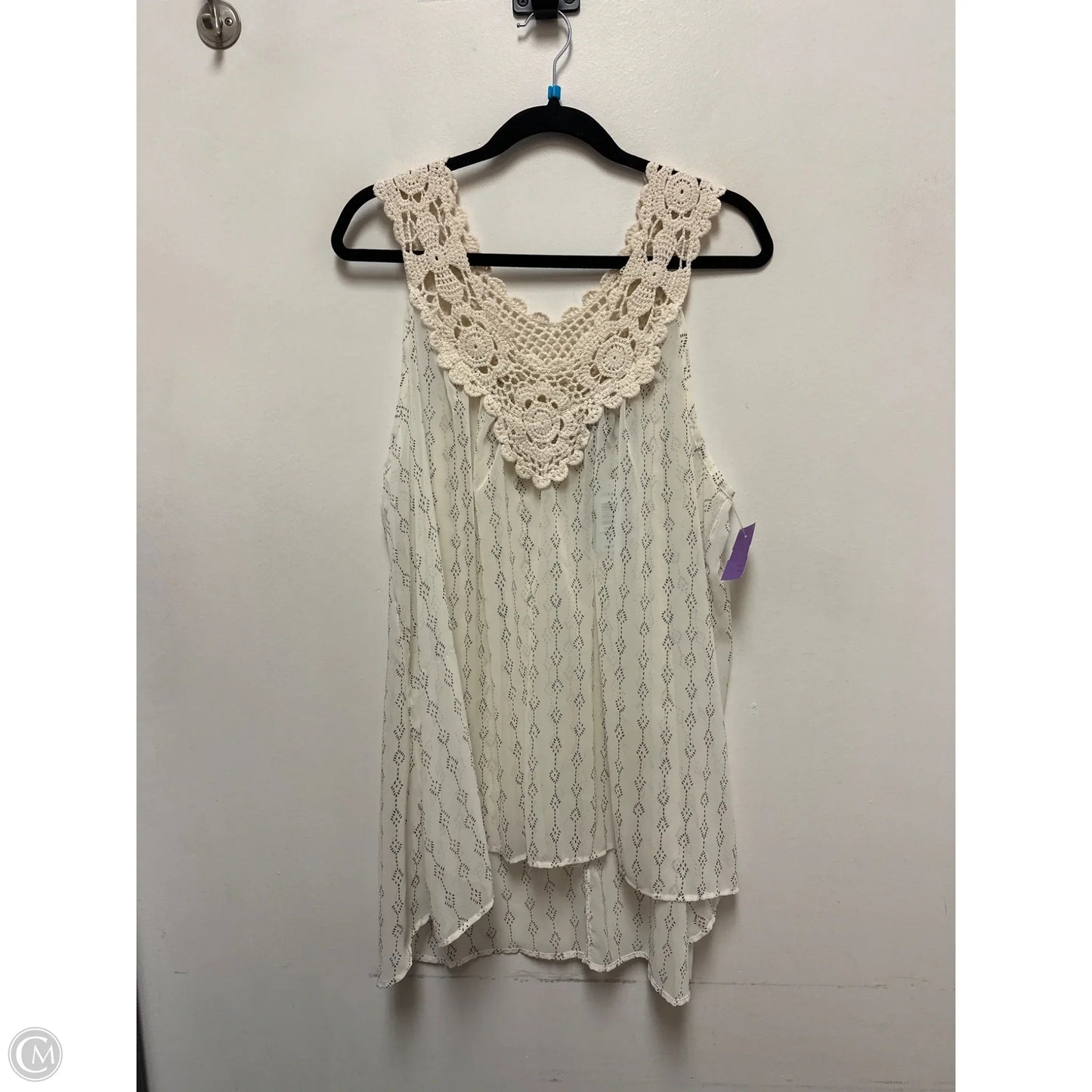 Top Sleeveless By Torrid In Cream, Size: 2x