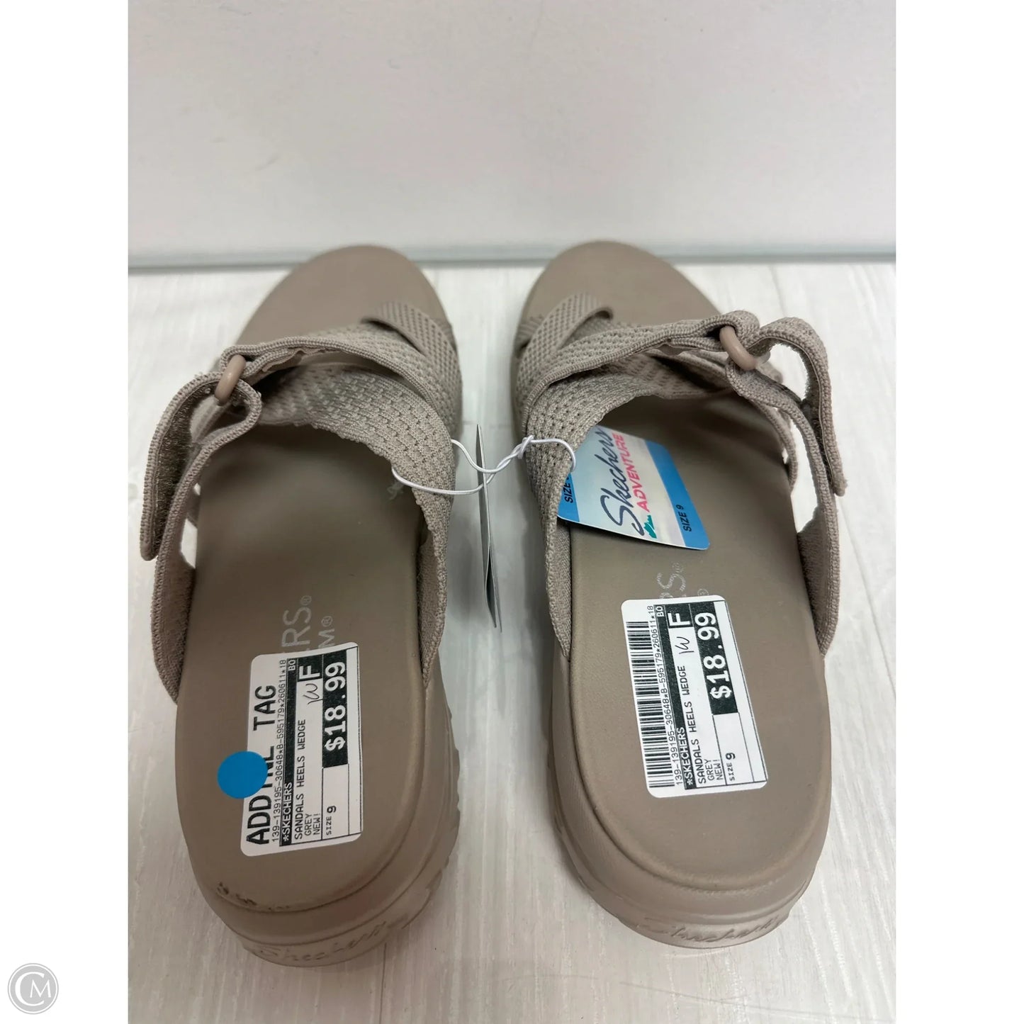 Sandals Heels Wedge By Skechers In Grey, Size: 9