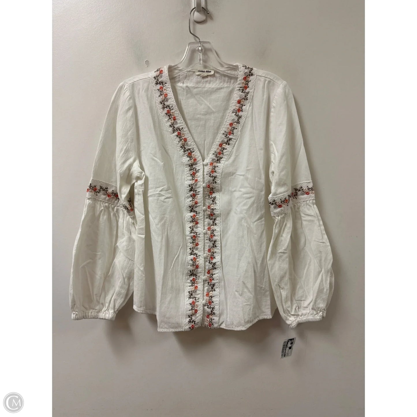 Top Long Sleeve By Clothes Mentor In White, Size: L