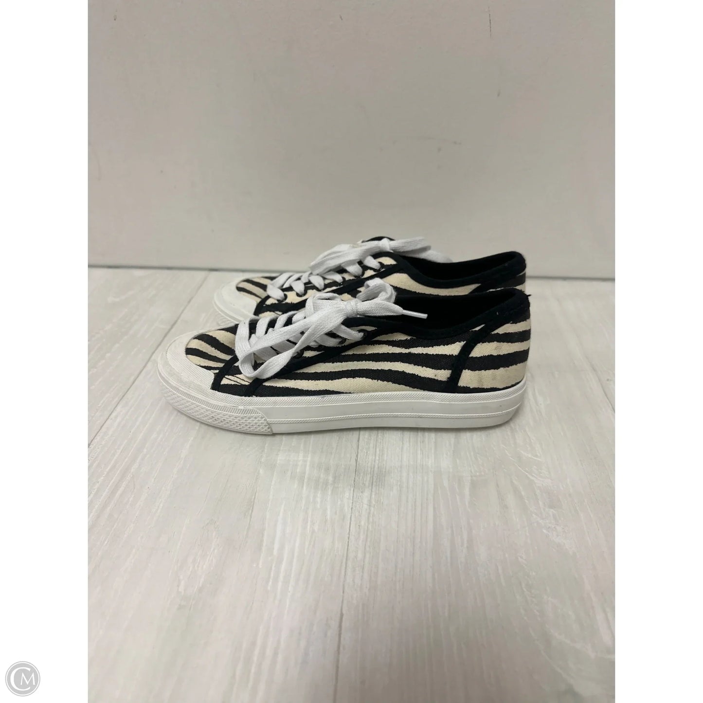 Shoes Sneakers By H&m In Black & Cream, Size: 6