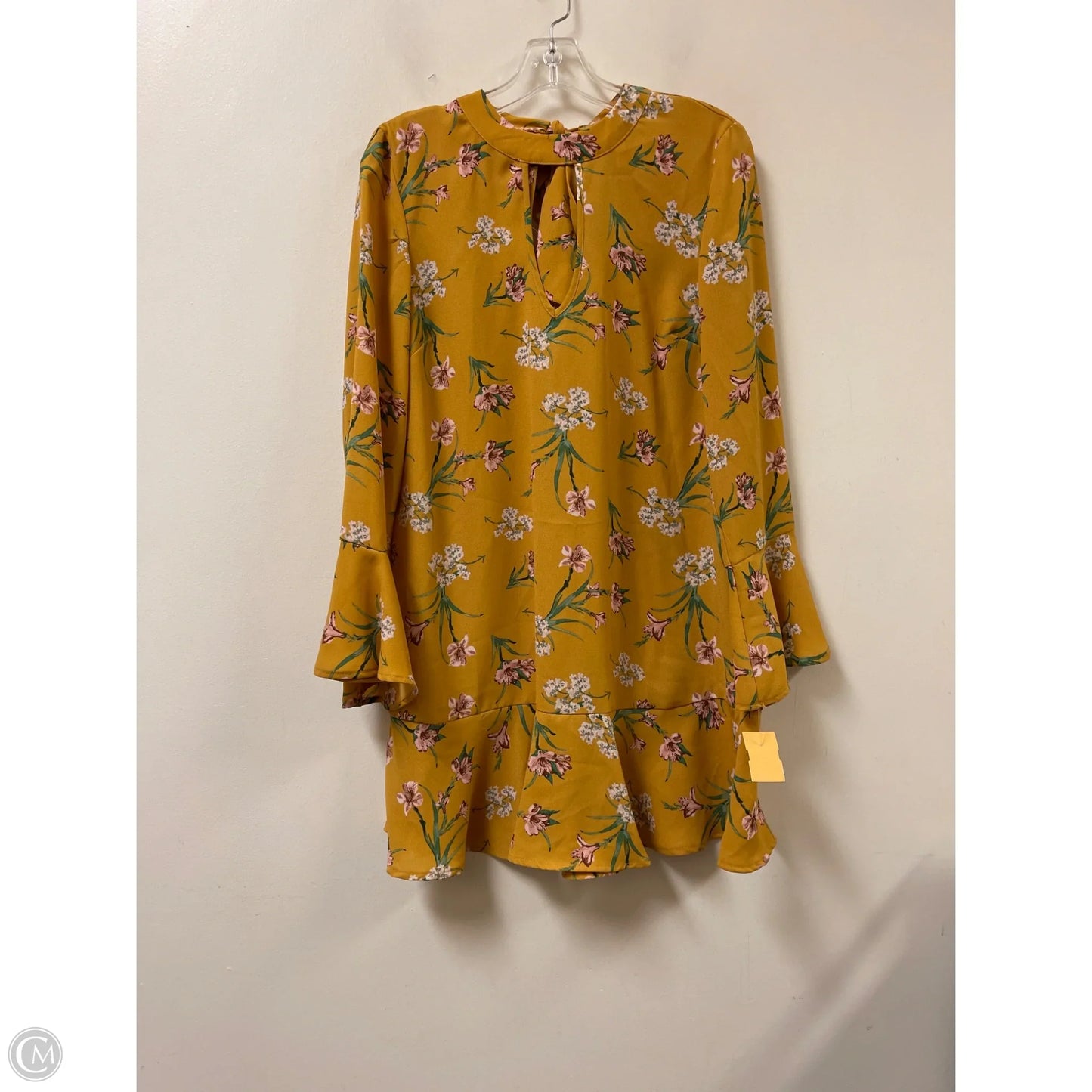 Dress Casual Short By Xhilaration In Yellow, Size: M