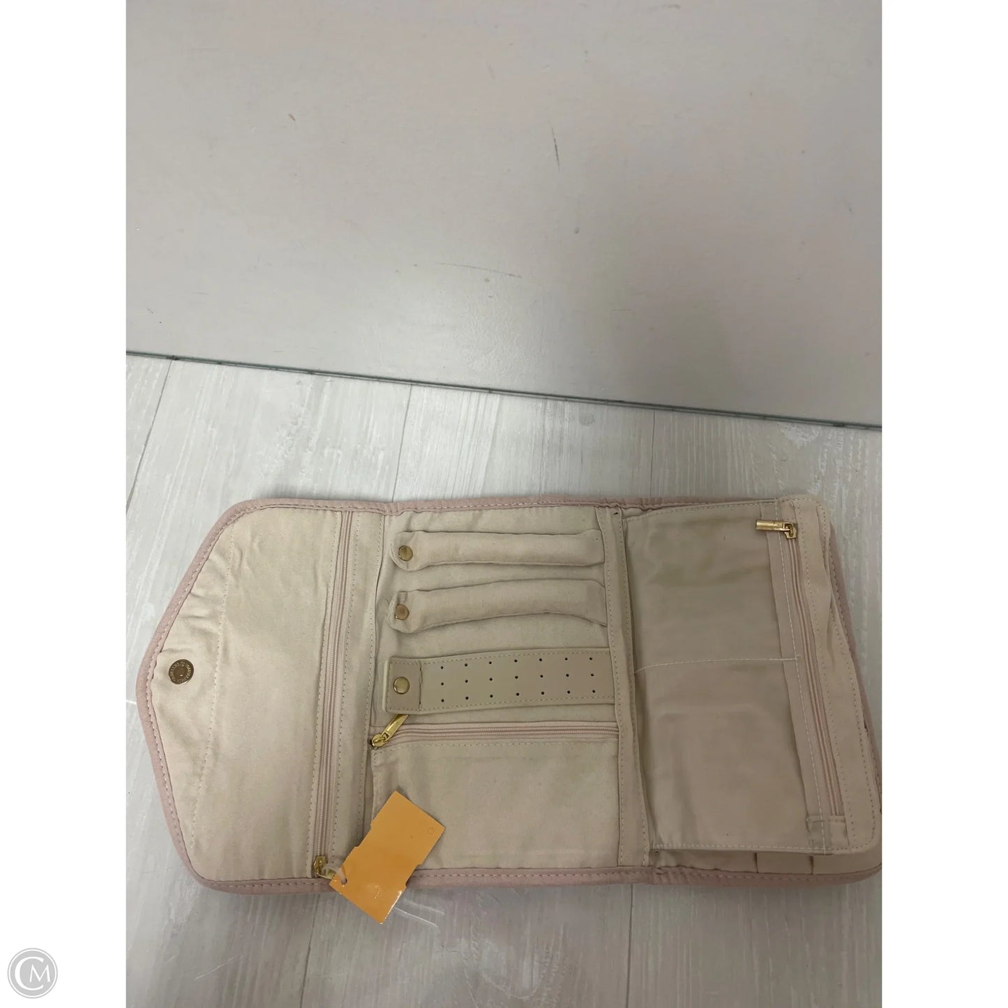 Jewelry Case By Clothes Mentor, Size: Medium