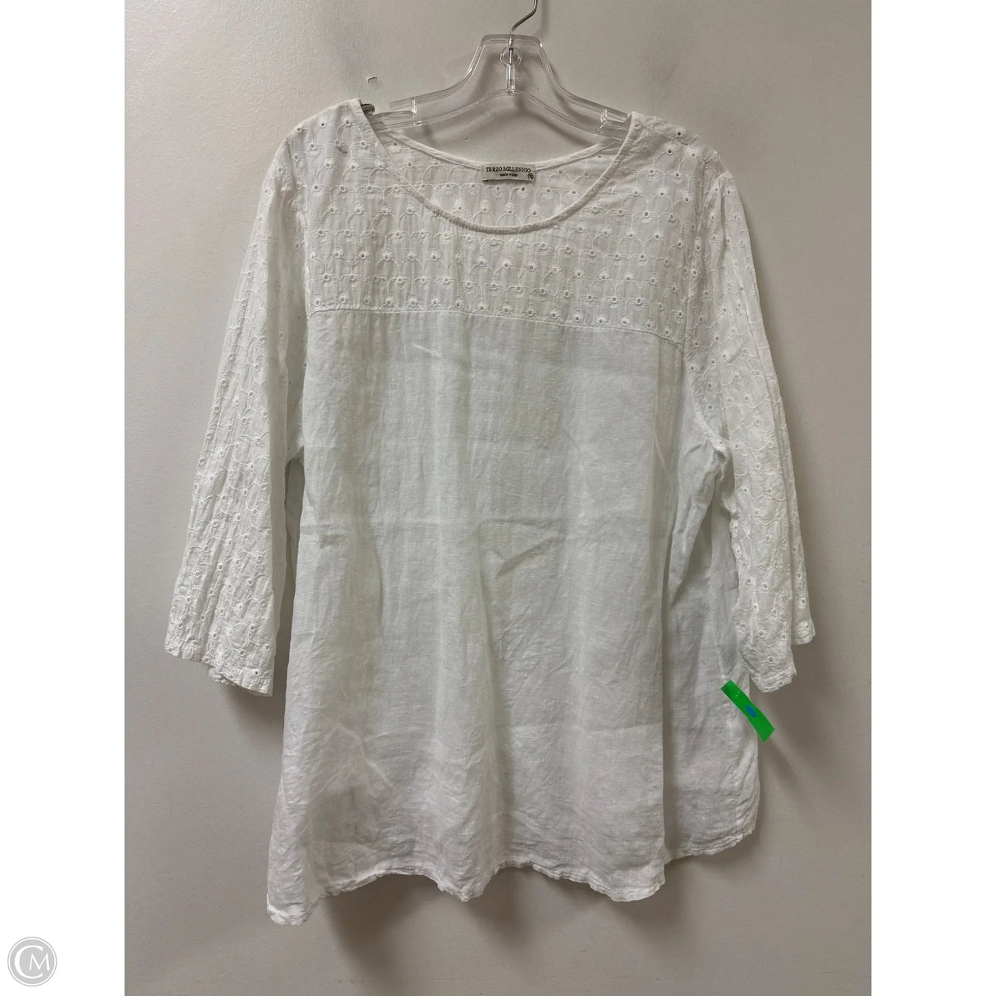 Top Long Sleeve By Terzo Millennio In White, Size: 1x