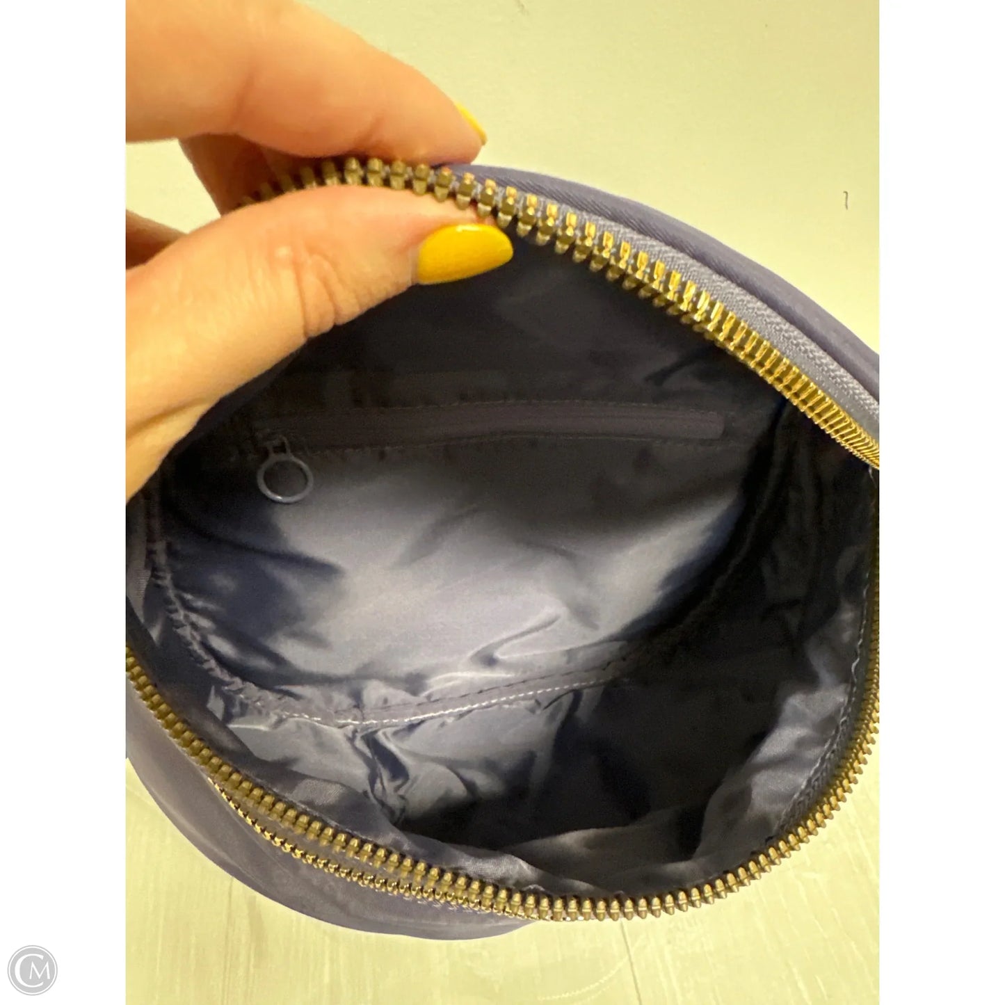 Crossbody By Clothes Mentor, Size: Large