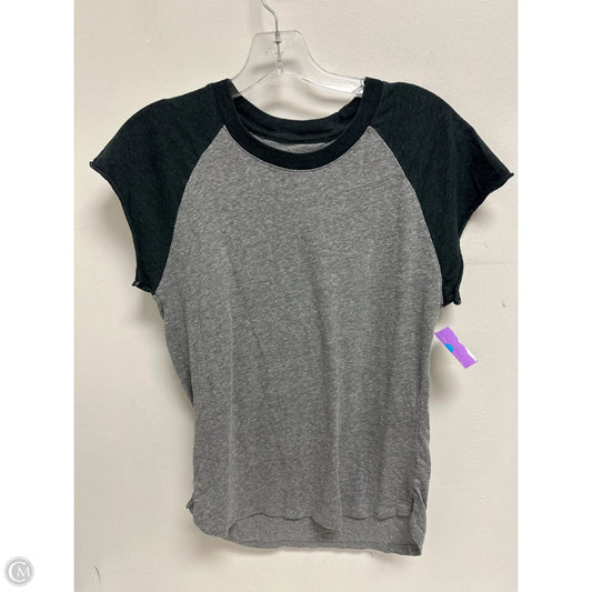 Athletic Top Short Sleeve By Under Armour In Grey, Size: M