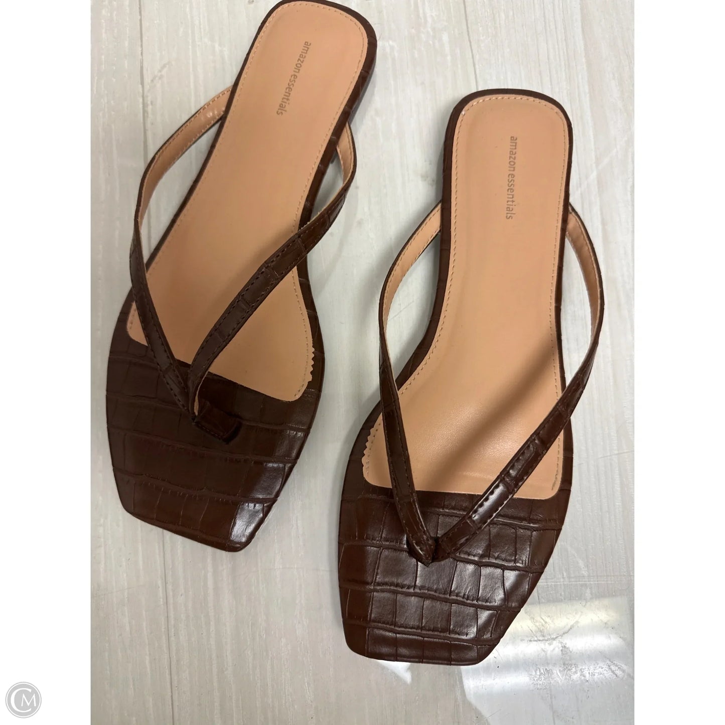 Sandals Flip Flops By Amazon Essentials In Brown, Size: 9