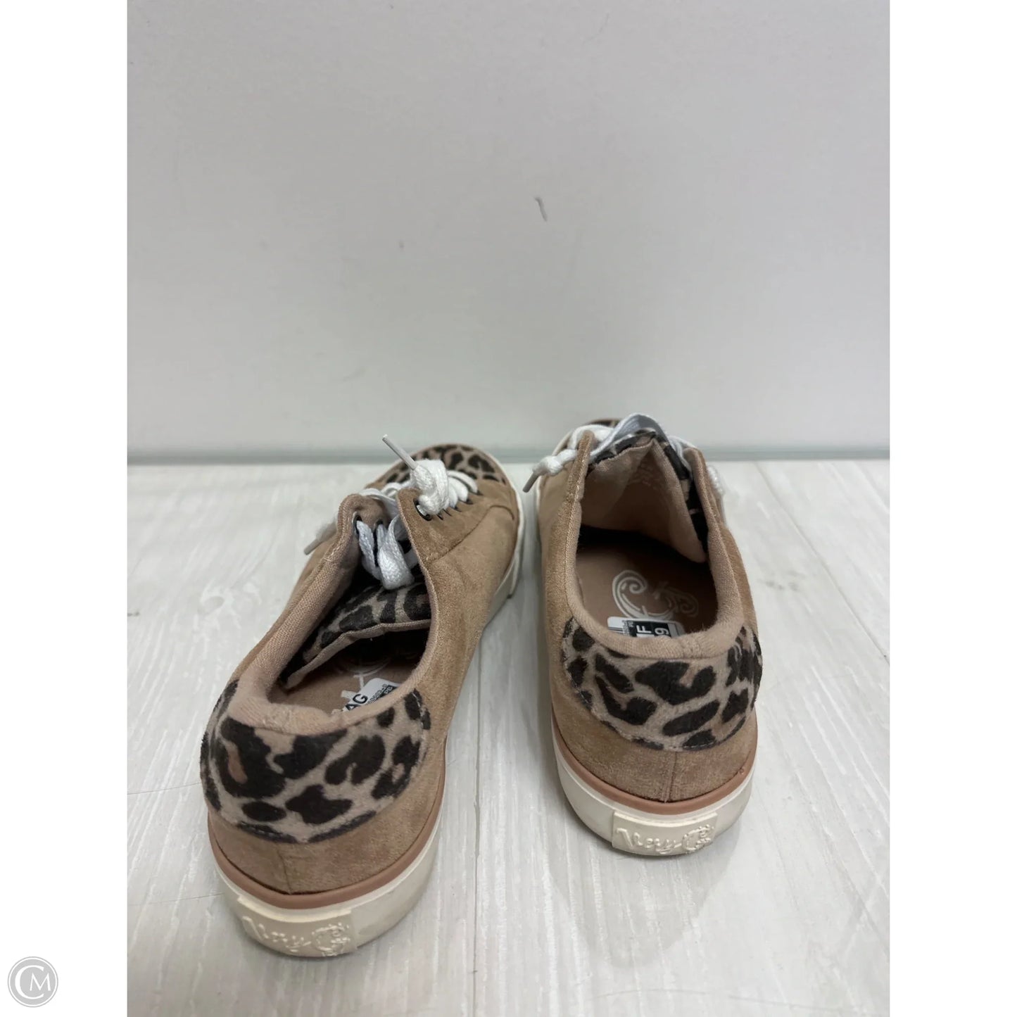 Shoes Flats By Gypsy Jazz In Gold, Size: 8