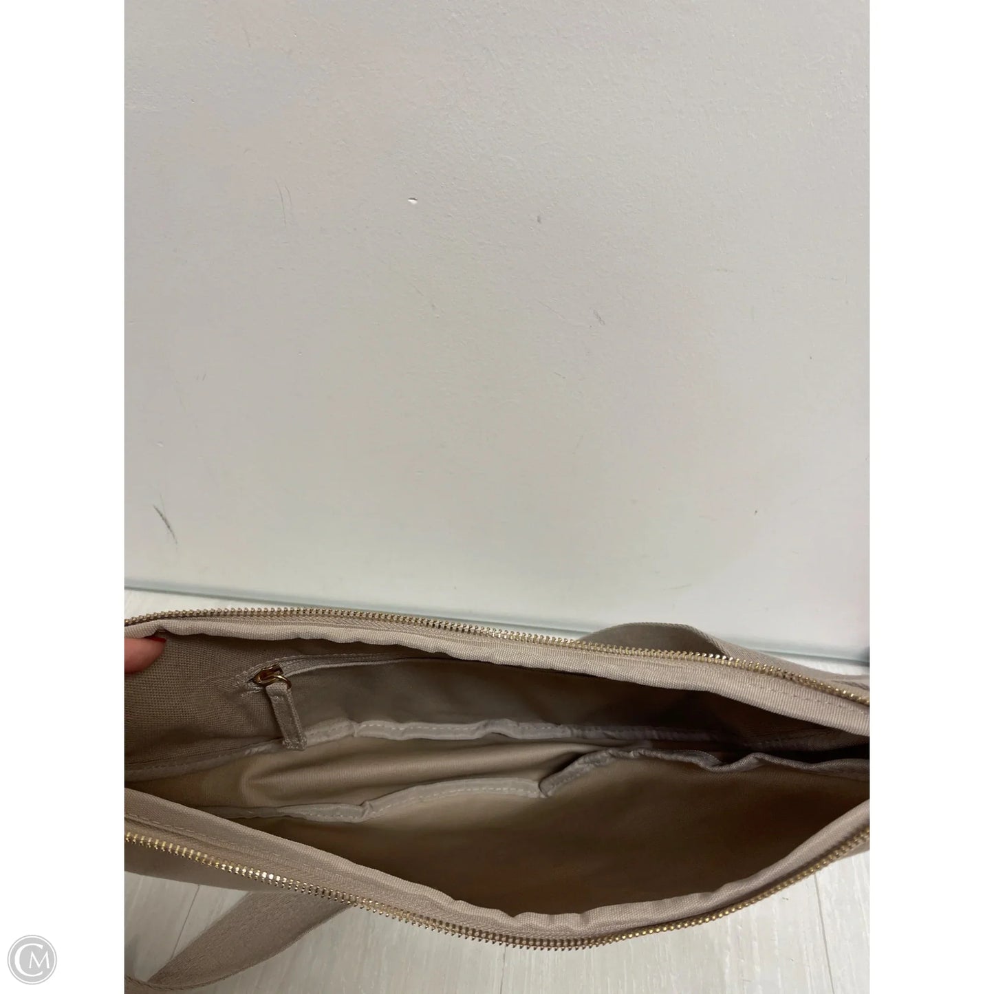 Crossbody By Clothes Mentor, Size: Medium