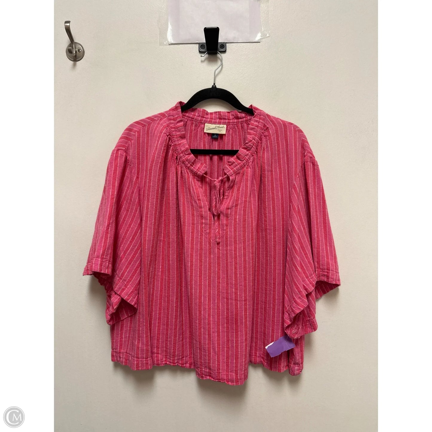 Top Short Sleeve By Universal Thread In Pink, Size: Xl