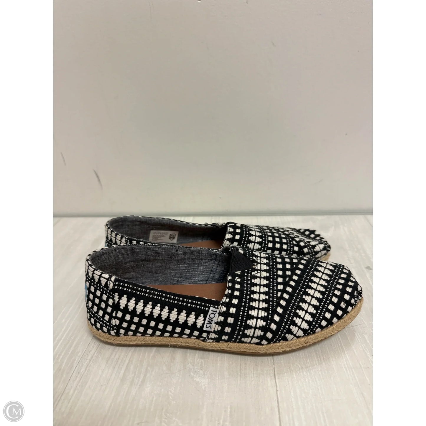 Shoes Flats By Toms In Black & White, Size: 9