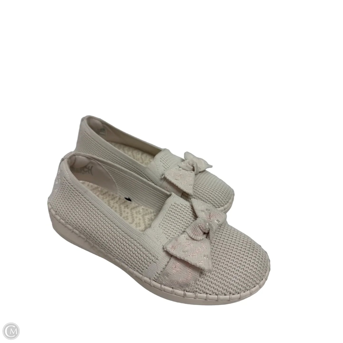 Shoes Flats By Skechers In Cream, Size: 5