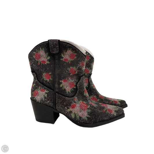 Boots Ankle Heels By Clothes Mentor In Black & Pink, Size: 8
